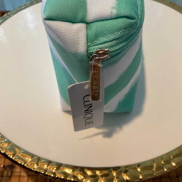 New Clinique x Drawbertson Green & White Cosmetic Bag NWT - Picture 4 of 7